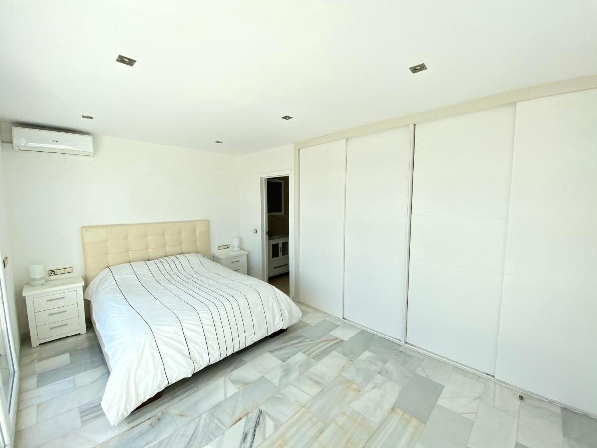 Апартаменти Luxury Puerto Banus Penthouse With Parking & Wi-Fi Марбелья Екстер'єр фото
